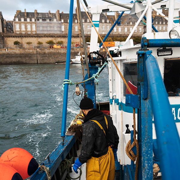 Vente en direct des produits de la pêche en baie de Saint-Malo